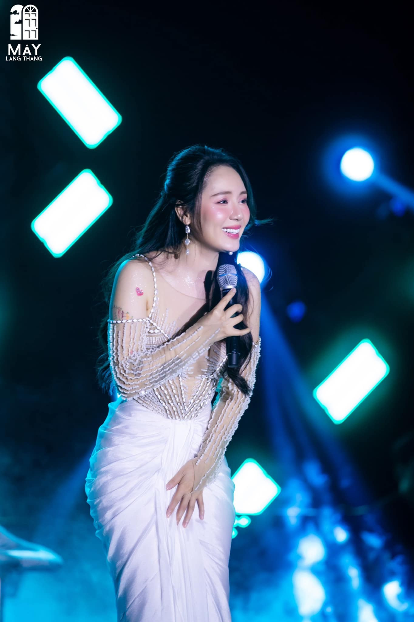 Nhan sắc mặn mà của Phương Linh tại các sự kiện âm nhạc được khán giả khen ngợi.