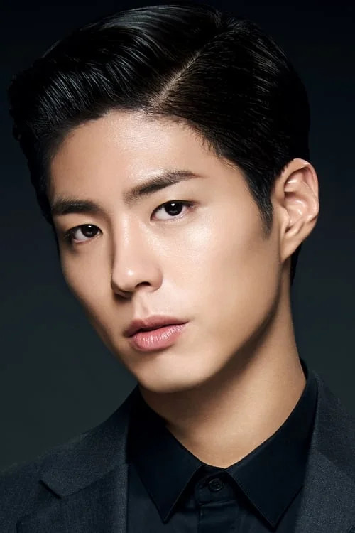 Anh chàng được nhiều khán giả ví như &quot;bản sao&quot; của Park Bogum và rapper Beenzino.