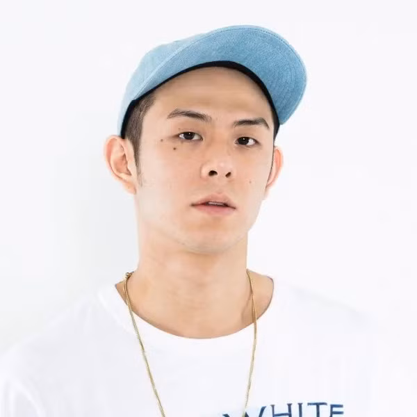 Anh chàng được nhiều khán giả ví như "bản sao" của Park Bogum và rapper Beenzino.