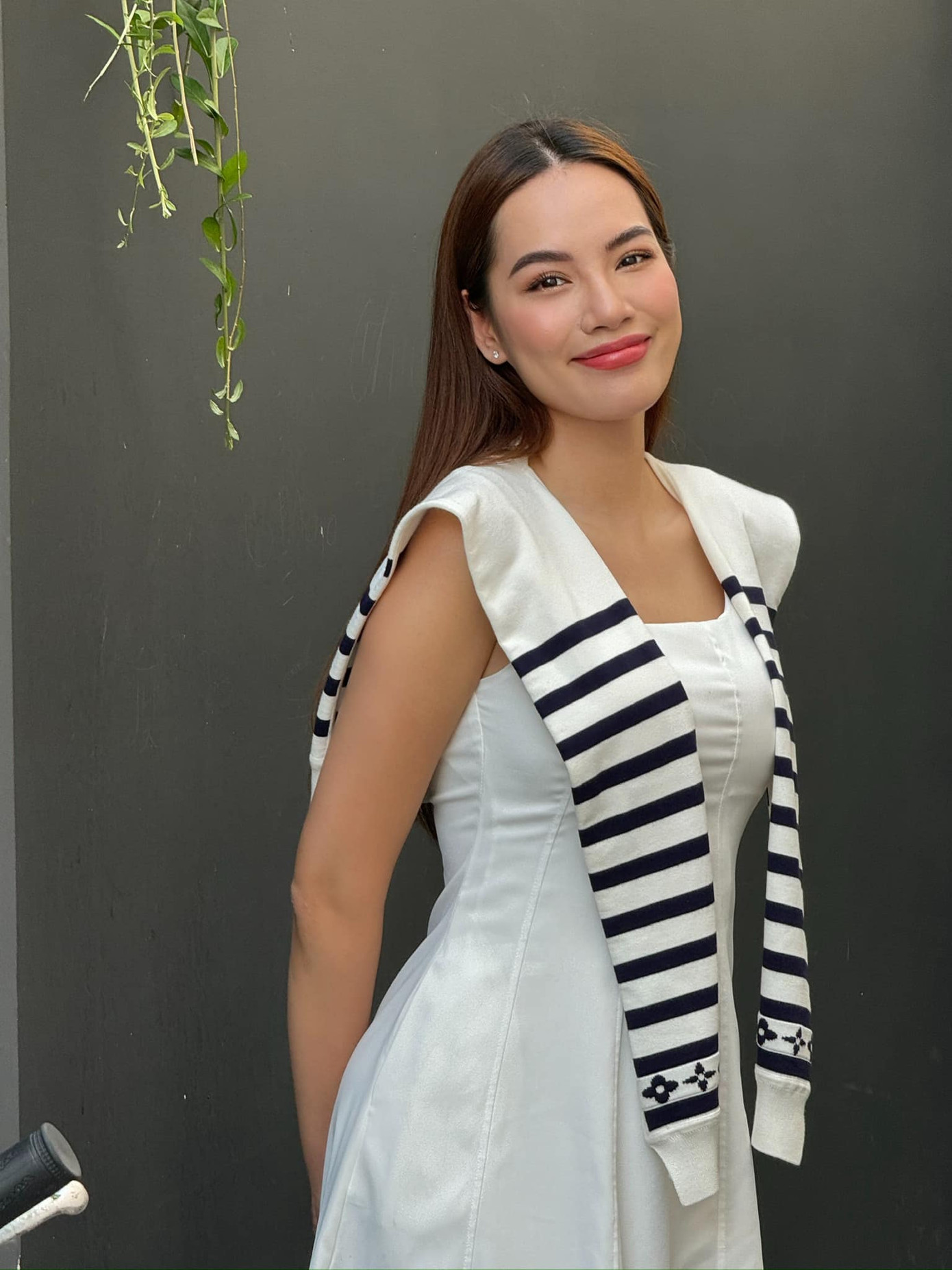 Nhan sắc đời thường trẻ trung của Á hậu 4 Miss Grand International 2023. Nhan sắc đời thường trẻ trung của Á hậu 4 Miss Grand International 2023.