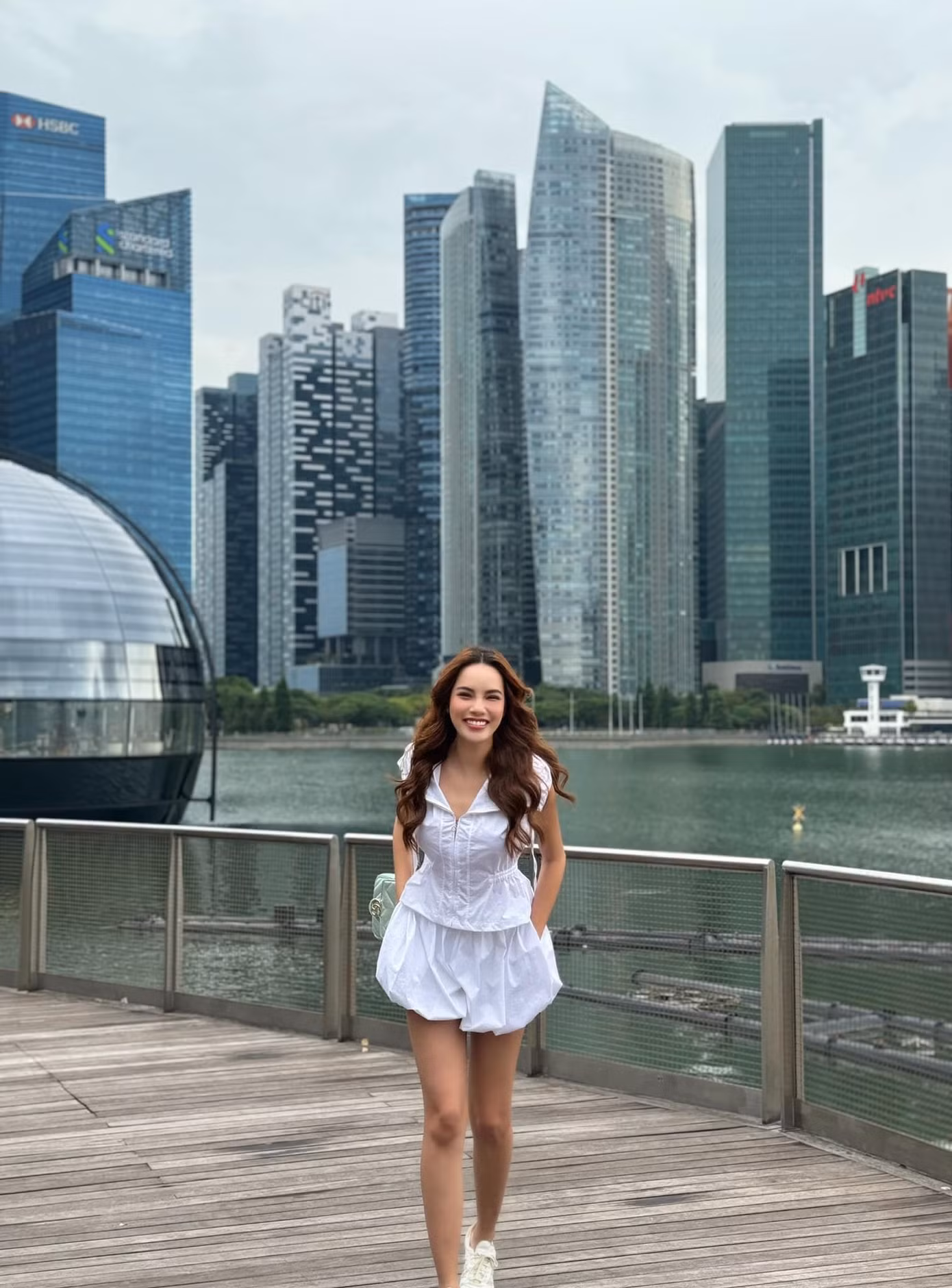 Nhan sắc đời thường trẻ trung của Á hậu 4 Miss Grand International 2023.