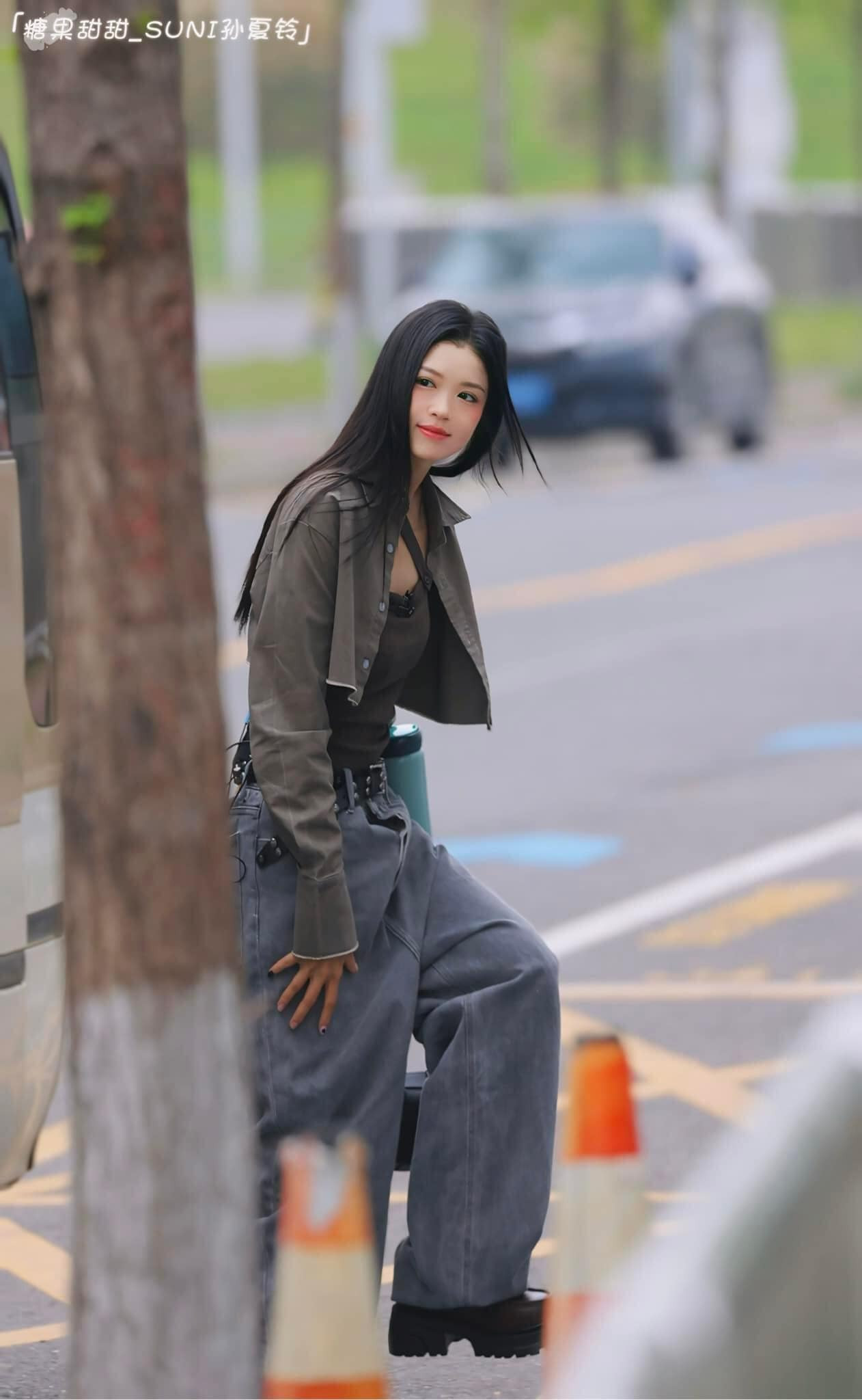 Trang phục tham gia ghi hình Đạp Gió 2024 của Suni Hạ Linh tại Trung Quốc. Trang phục tham gia ghi hình Đạp Gió 2024 của Suni Hạ Linh tại Trung Quốc.