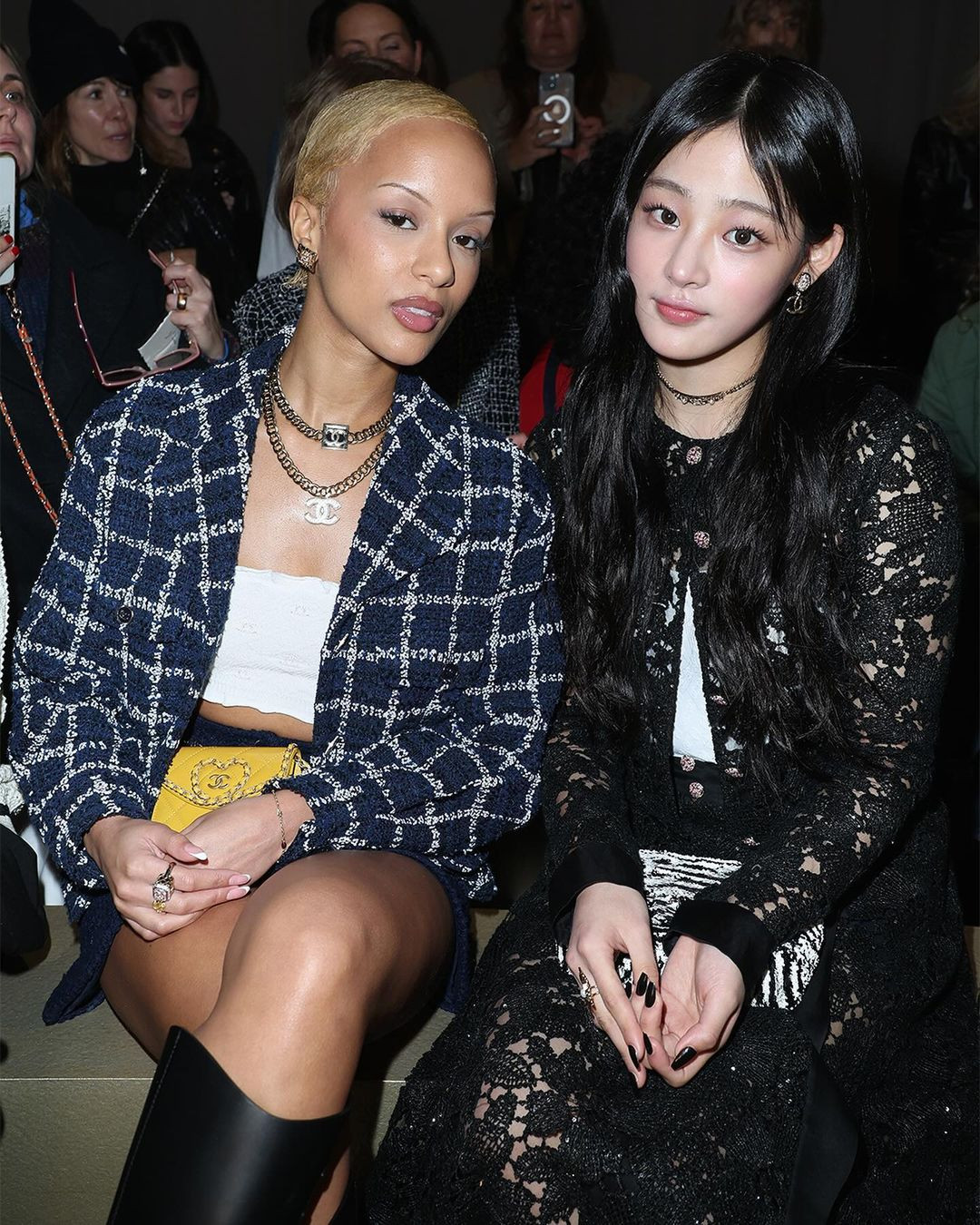 Minji NewJeans đọ sắc cùng Imani Selina, Lucy Boynton.