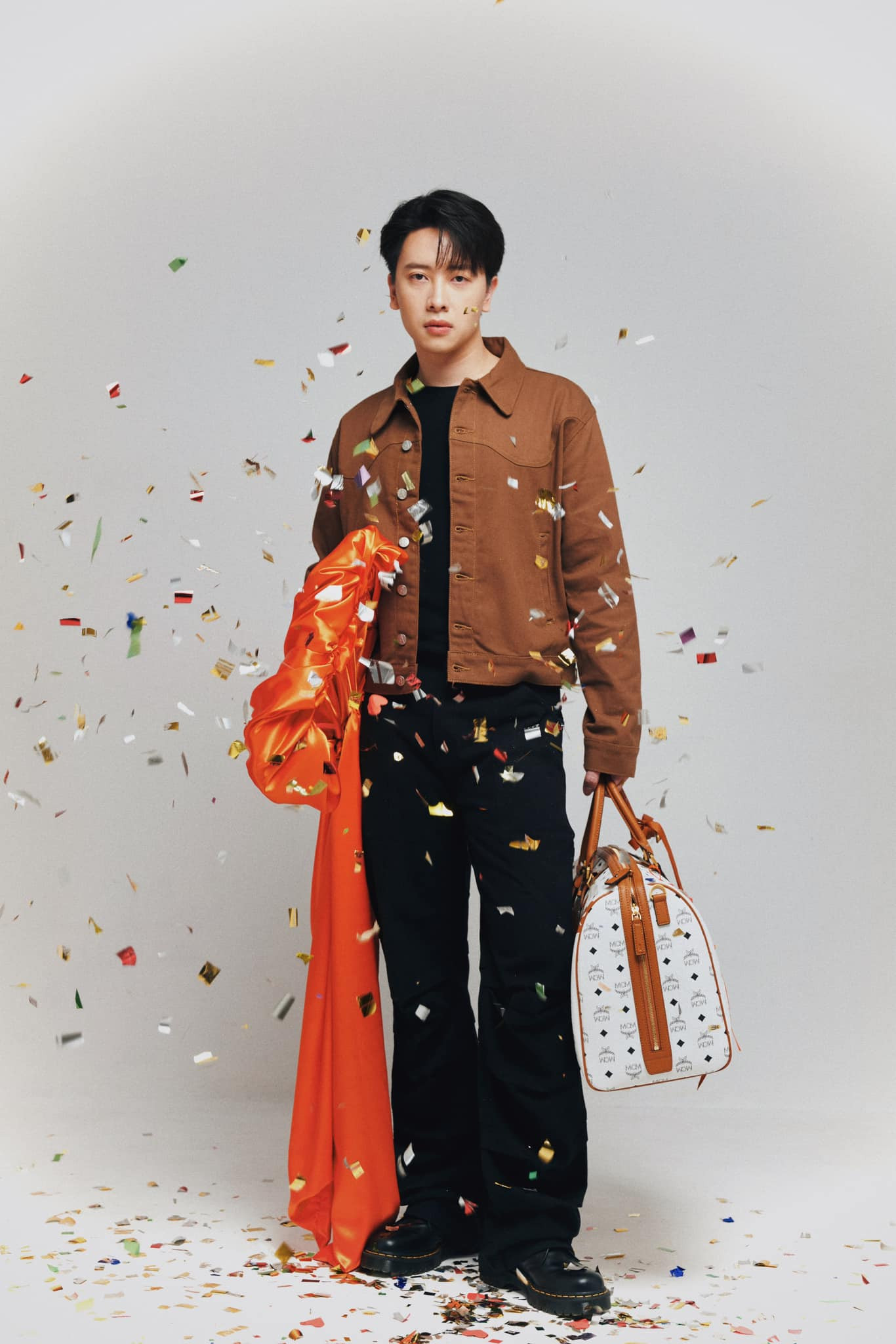 Màn lột xác của Nicky sau hơn một thập kỷ hoạt động nghệ thuật.