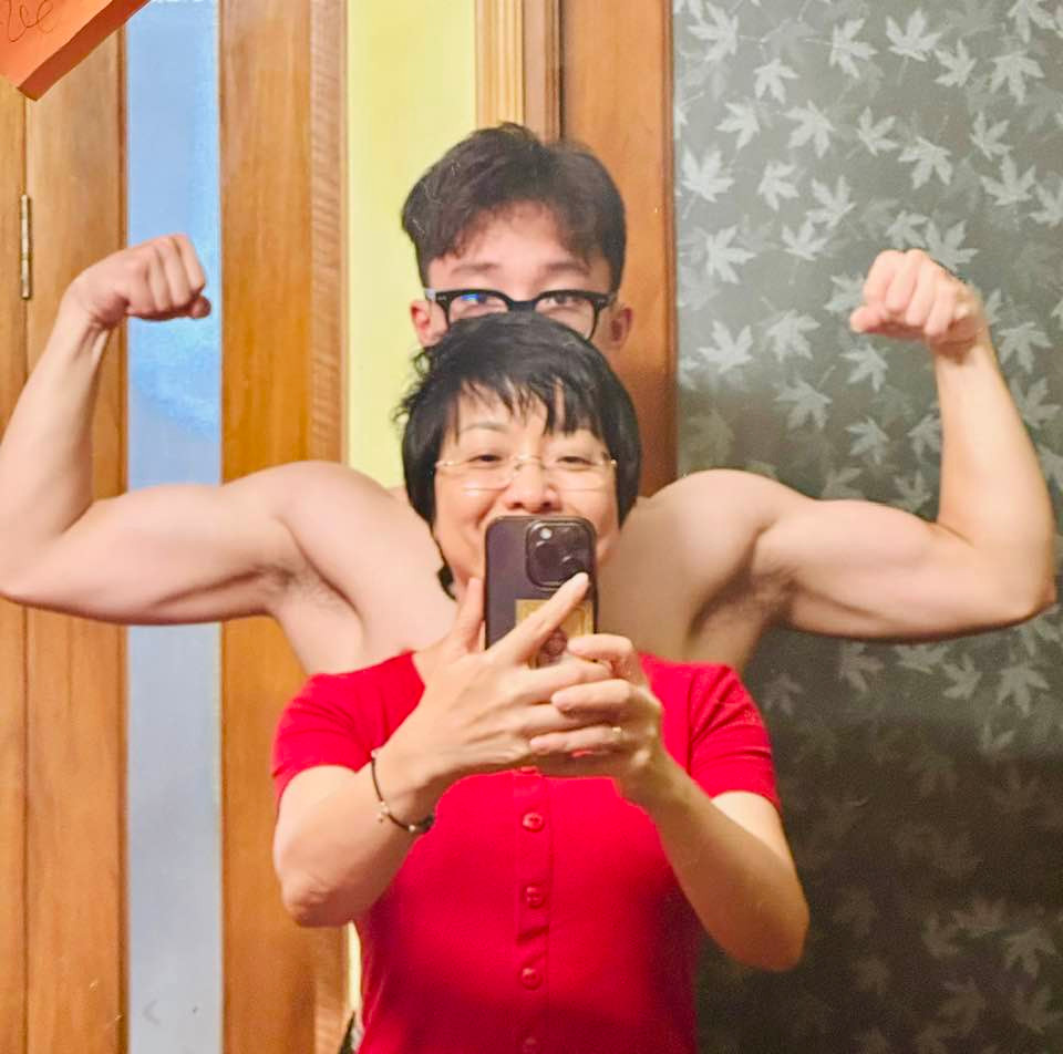 Sắc vóc nam tính của Gia Bảo ở tuổi 19 khiến netizen trầm trồ.