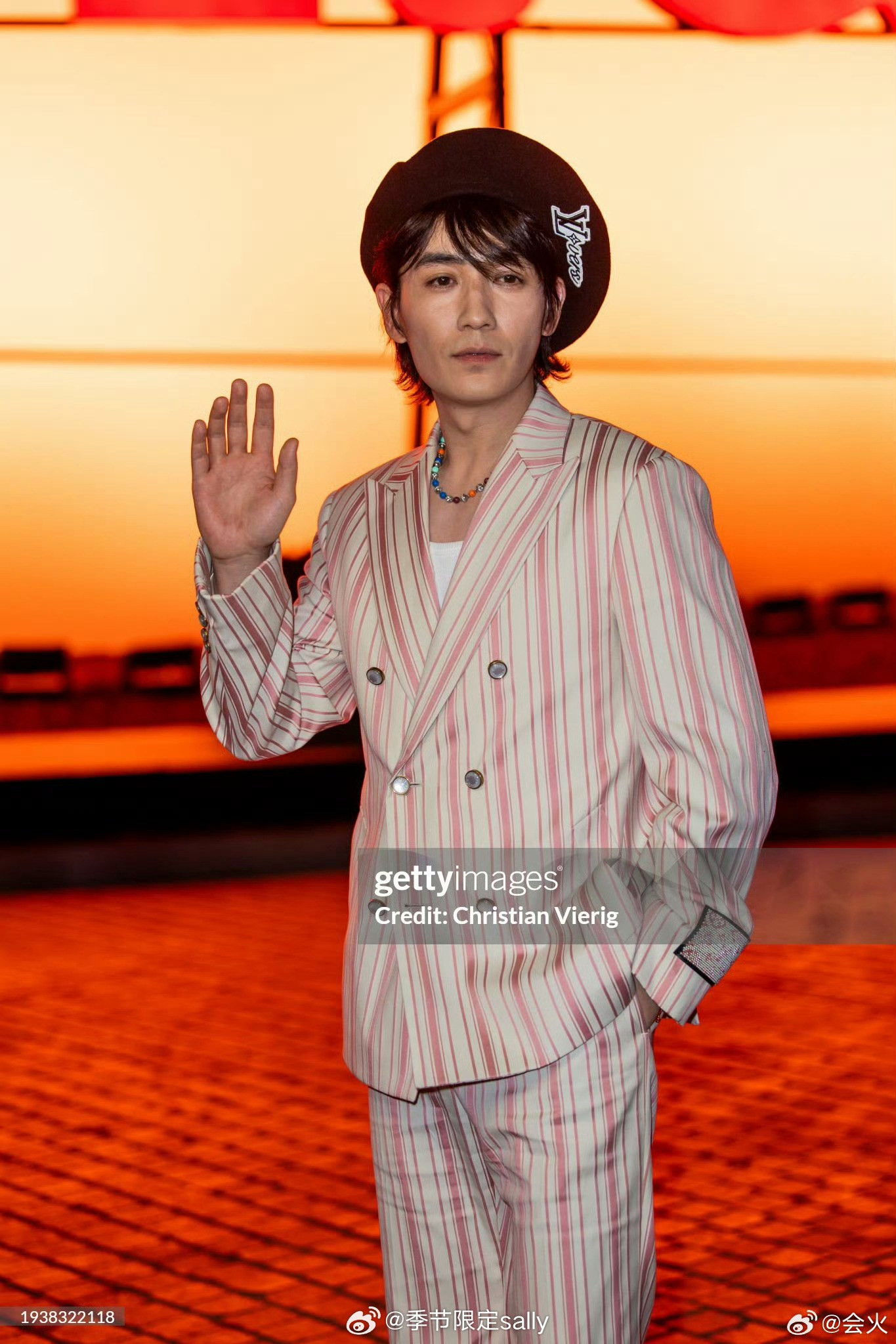 Chu Nhất Long gây thất vọng với tạo hình &quot;khó hiểu&quot;. Dưới ống kính của &quot;hung thần&quot; Getty Images, nam diễn viên trông hốc hác, thân hình mất cân đối vì chiếc mũ nồi.