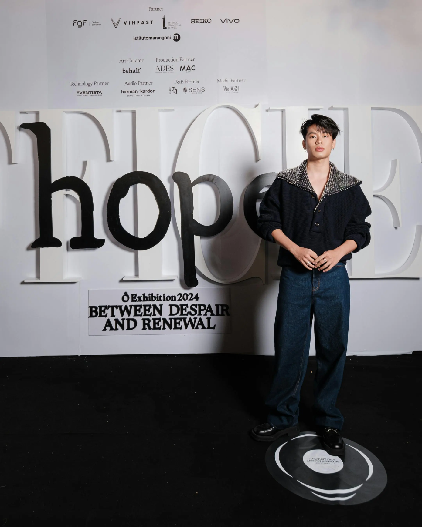 Giám đốc sáng tạo L&apos;OFFICIEL Vietnam - Alex Fox đã ngỏ lời mời HURRYKNG cho một trong những vị trí đại sứ chiến dịch năm nay.