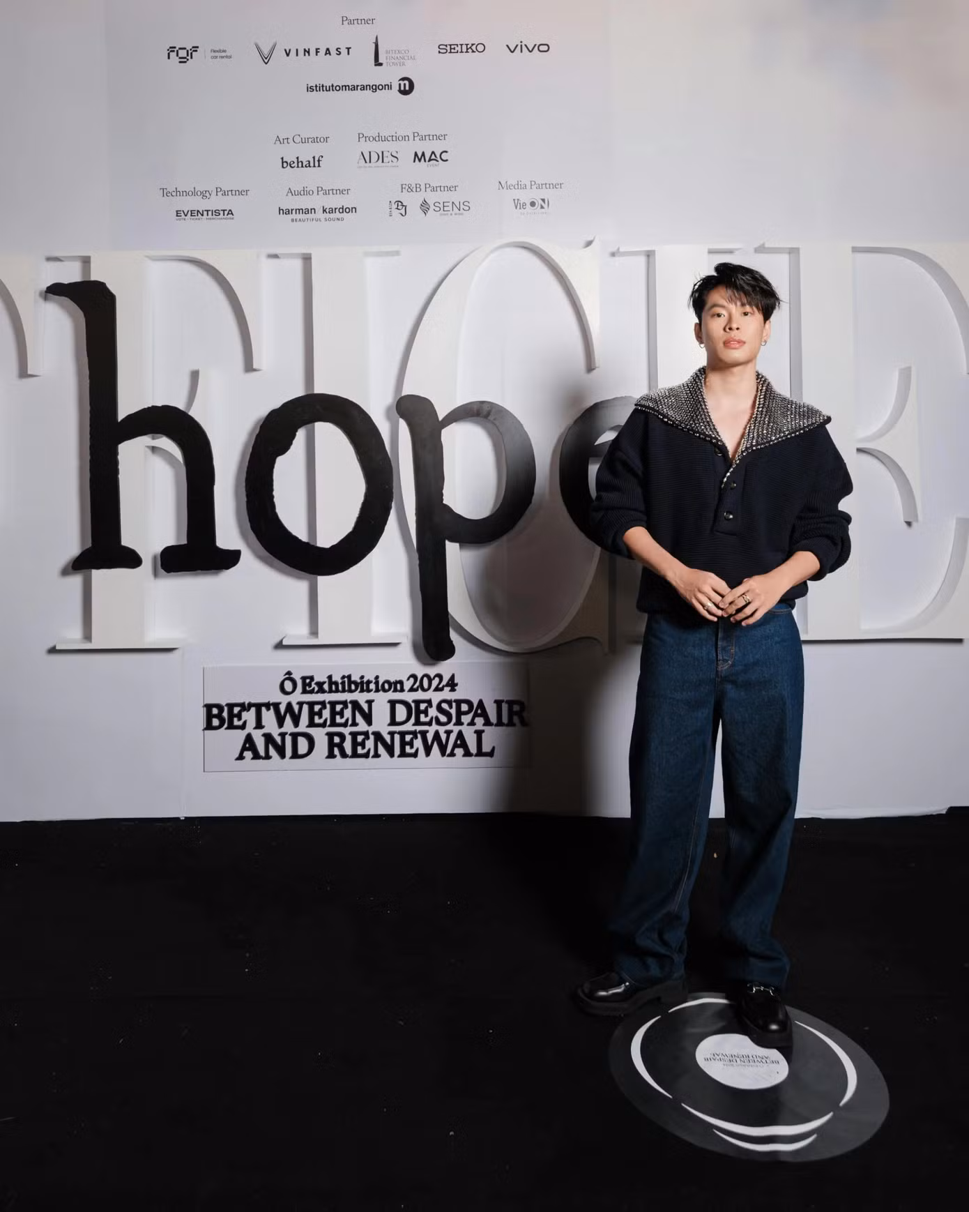 Giám đốc sáng tạo L'OFFICIEL Vietnam - Alex Fox đã ngỏ lời mời HURRYKNG cho một trong những vị trí đại sứ chiến dịch năm nay.