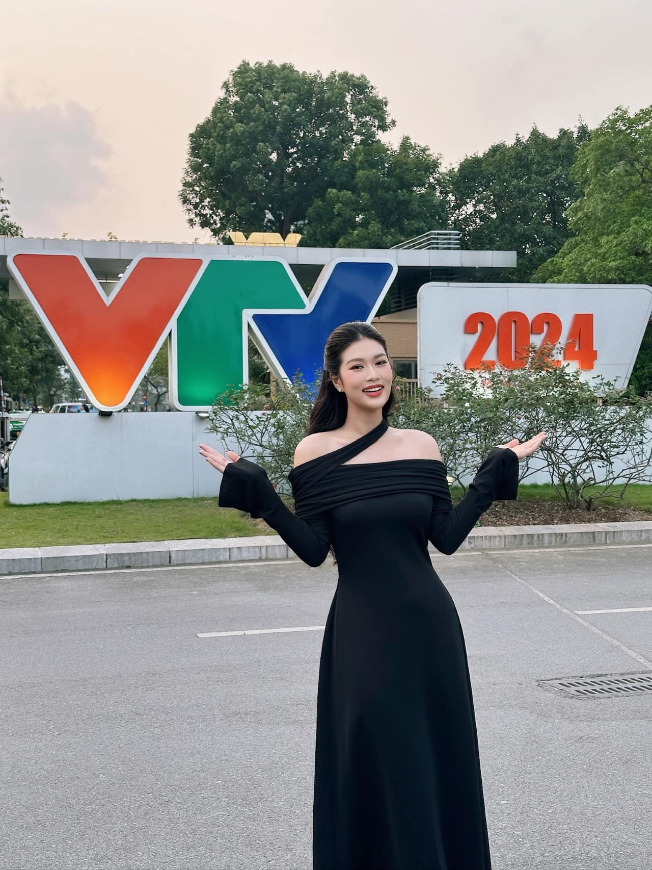 Diện mạo đời thường trẻ trung của Hoa hậu Đoàn Thiên Ân sau gần 2 năm đăng quang. Diện mạo đời thường trẻ trung của Hoa hậu Đoàn Thiên Ân sau gần 2 năm đăng quang.