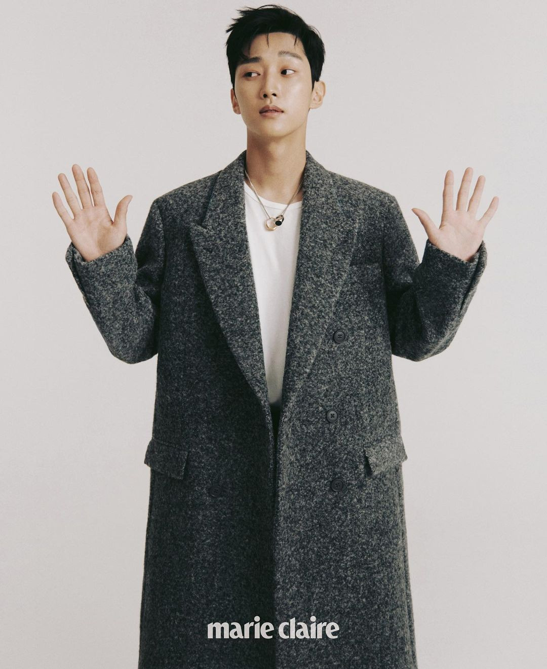 Sở hữu vóc dáng cao ráo, Jung Jin Young dễ dàng cân đẹp nhiều phong cách thời trang từ năng động, lịch lãm cho tới cá tính, bụi bặm. Sở hữu vóc dáng cao ráo, Jung Jin Young dễ dàng cân đẹp nhiều phong cách thời trang từ năng động, lịch lãm cho tới cá tính, bụi bặm.