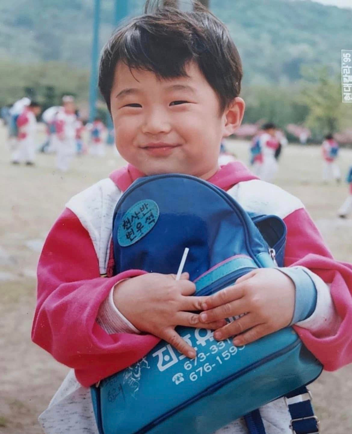 Loạt hình kháu khỉnh thời còn nhỏ của Byeon Woo Seok hút hàng nghìn lượt tương tác.