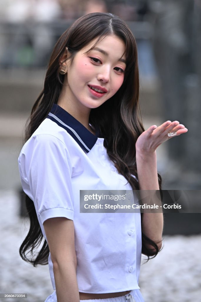 Sắc vóc nổi bật của nữ idol sinh năm 2004 qua ống kính Getty Images.