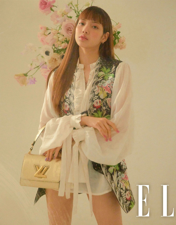 BLACKPINK quảng bá BST Xuân Hè 2018 của Louis Vuitton trên tạp chí Elle Korea vào 2018.