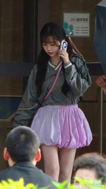 Ngu Thư Hân trước giờ được đánh giá cao về phong độ thời trang. Cô bất ngờ mất điểm khi thử sức với dáng váy phồng. Ngu Thư Hân trước giờ được đánh giá cao về phong độ thời trang. Cô bất ngờ mất điểm khi thử sức với dáng váy phồng.