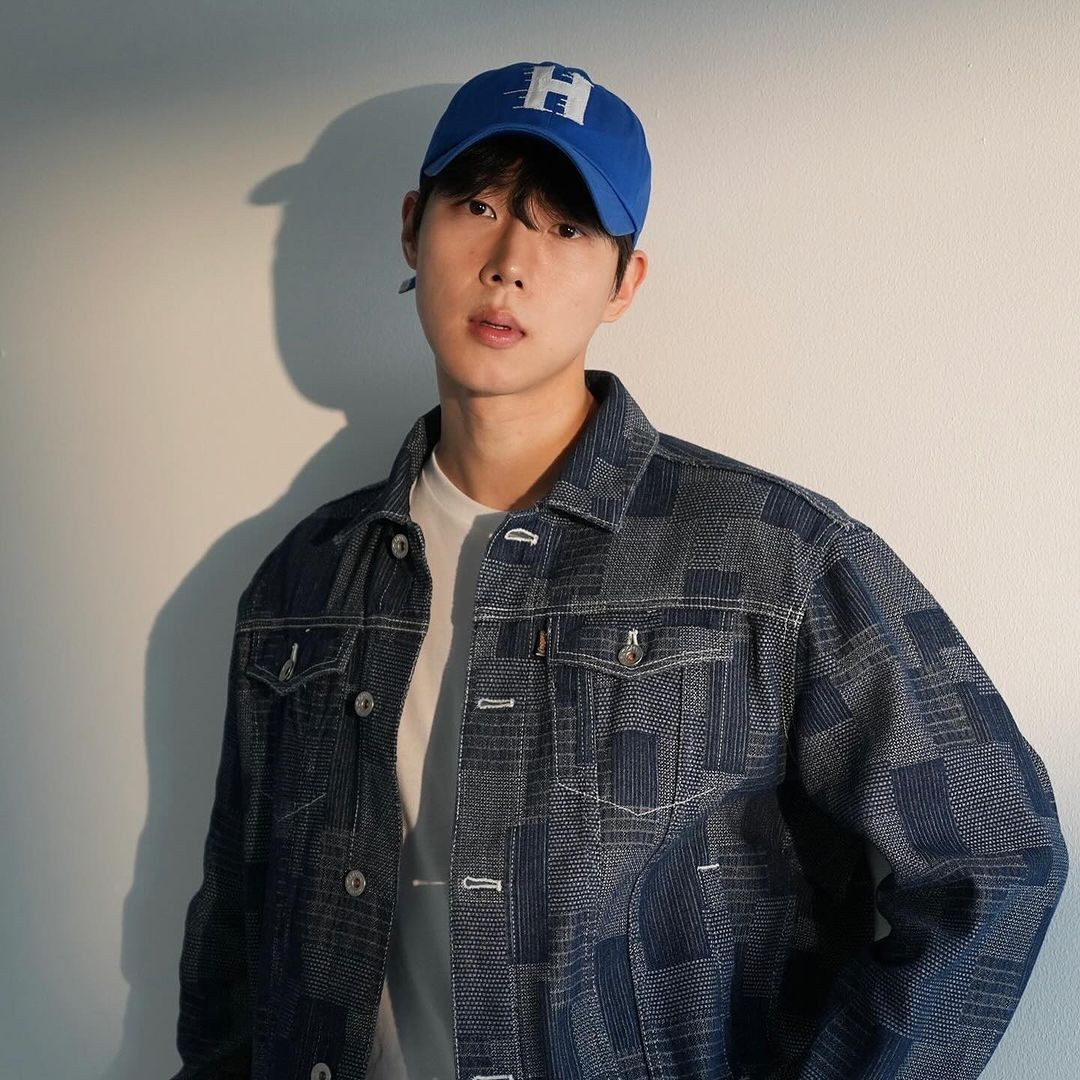 Nhan sắc điển trai gây thương nhớ của Alex Kim. Nhan sắc điển trai gây thương nhớ của Alex Kim.