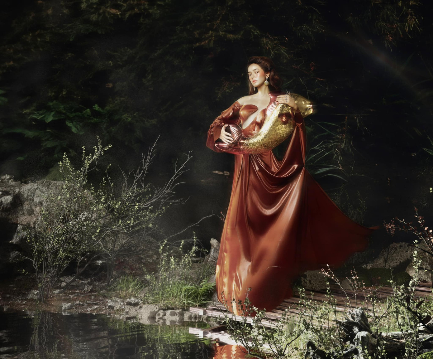 Từ nguyên tác bức tranh Em bé ôm tôm - ôm cá, fashionista Châu Bùi gửi lời chúc về sự thịnh vượng, viên mãn tới người hâm mộ. Từ nguyên tác bức tranh Em bé ôm tôm - ôm cá, fashionista Châu Bùi gửi lời chúc về sự thịnh vượng, viên mãn tới người hâm mộ.