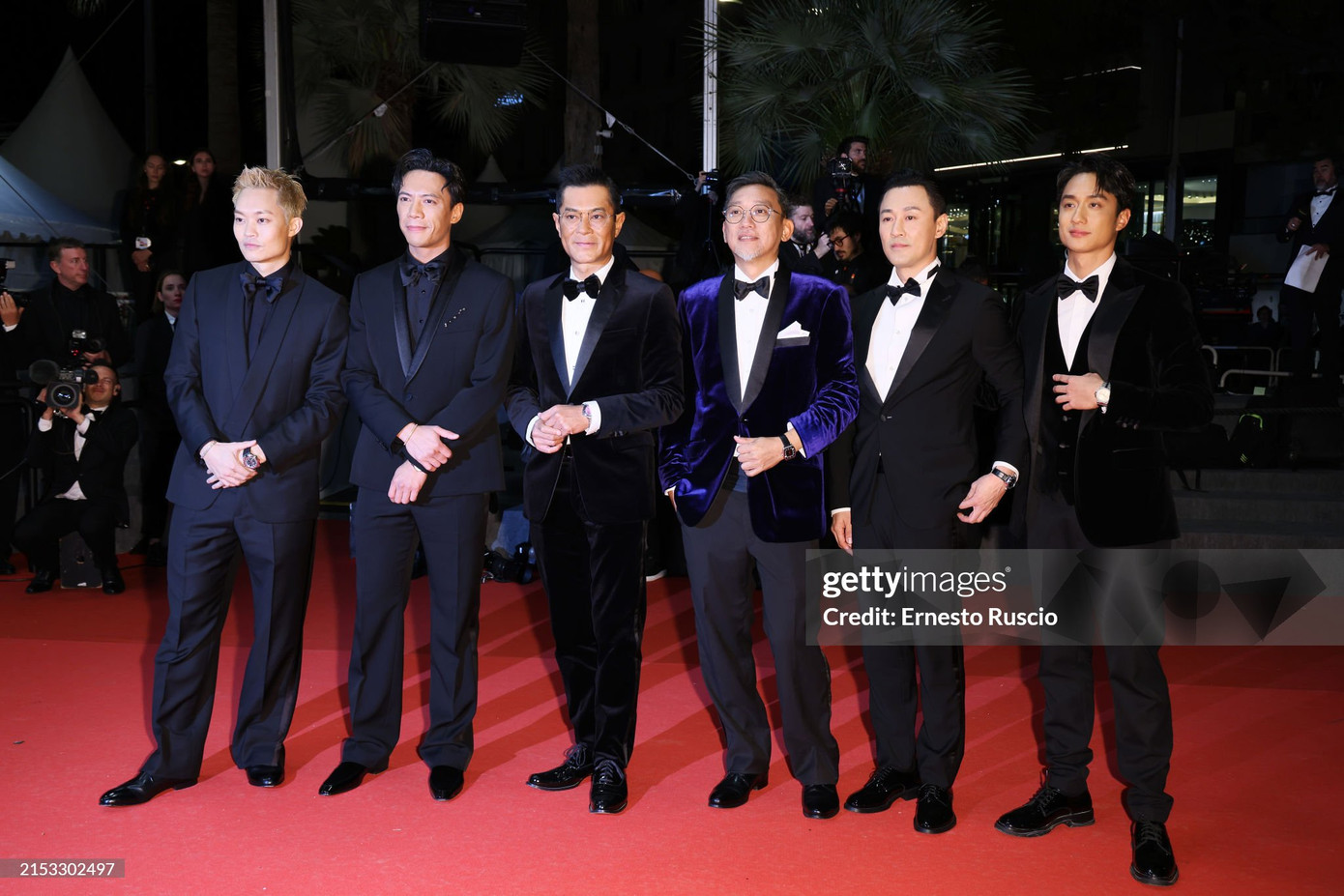 Lâm Phong, Cổ Thiên Lạc và dàn diễn viên phim Cửu Long Thành Trại dự LHP Cannes 2024. Lâm Phong, Cổ Thiên Lạc và dàn diễn viên phim Cửu Long Thành Trại dự LHP Cannes 2024.