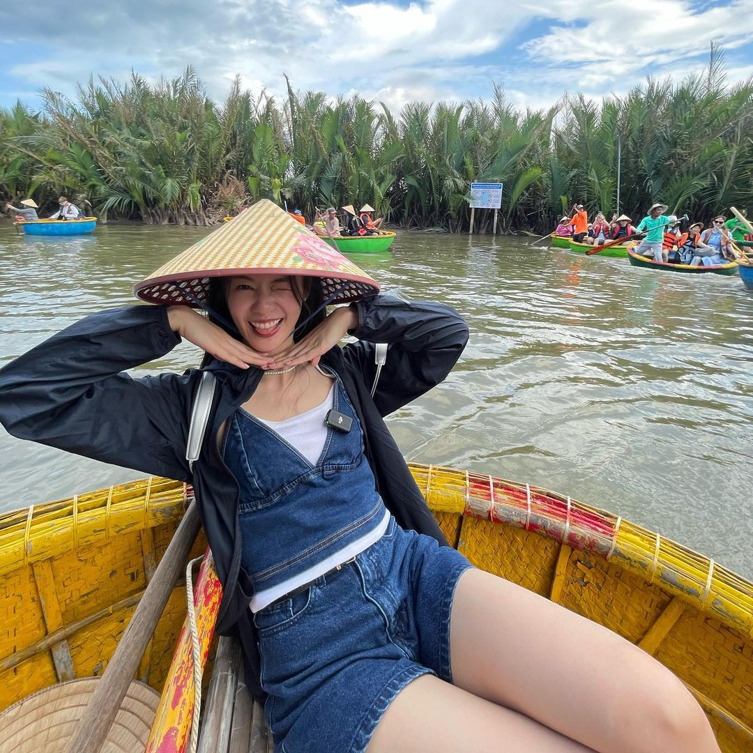 Năm trước, Pimtha có chuyến du lịch tại Việt Nam cùng nhóm bạn thân. Năm trước, Pimtha có chuyến du lịch tại Việt Nam cùng nhóm bạn thân.