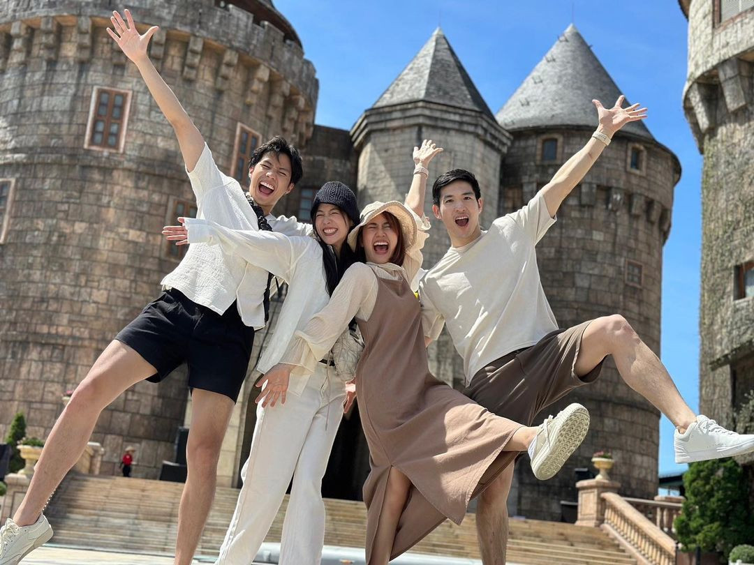 Năm trước, Pimtha có chuyến du lịch tại Việt Nam cùng nhóm bạn thân. Năm trước, Pimtha có chuyến du lịch tại Việt Nam cùng nhóm bạn thân.