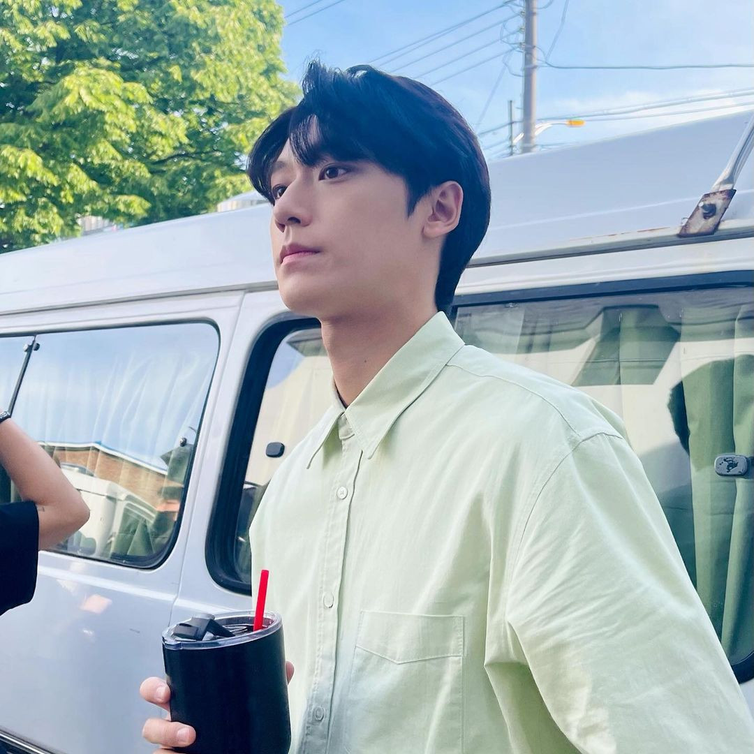 Những khung hình đậm "chất liệu bạn trai" của Lee Do Hyun. Những khung hình đậm "chất liệu bạn trai" của Lee Do Hyun.