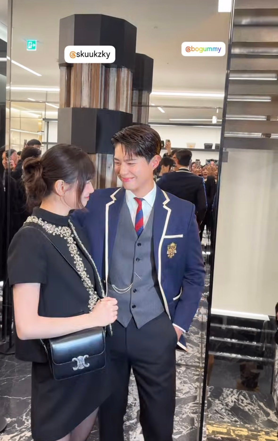 Khoảnh khắc tương tác của cặp đôi Wonderland khiến người hâm mộ thích thú.