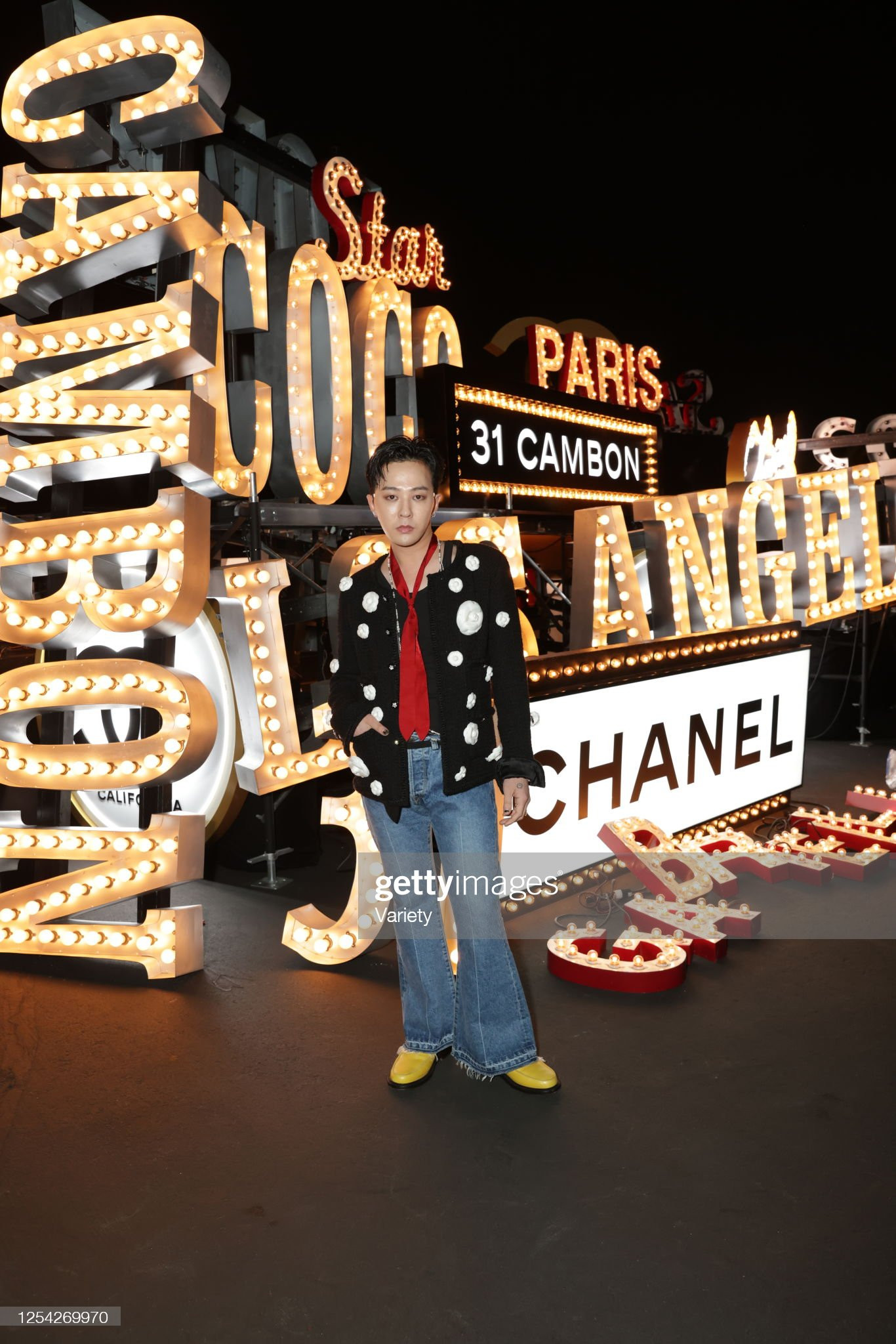 Thời trang của G-Dragon khi tham dự sự kiện ra mắt BST Cruise/Resort những năm trước. Thời trang của G-Dragon khi tham dự sự kiện ra mắt BST Cruise/Resort những năm trước.