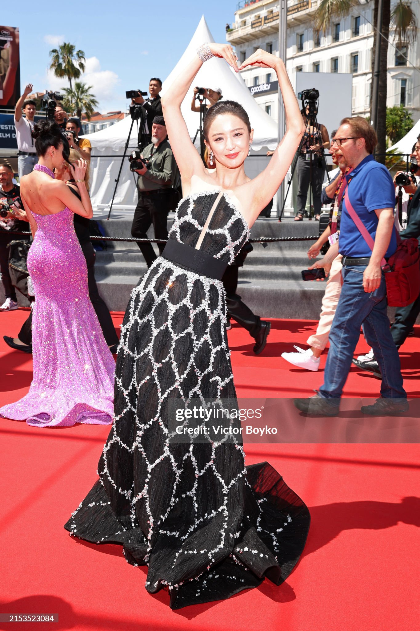 Đồng Lệ Á diện thiết kế Couture thuộc BST Xuân 2024 của nhà mốt Saiid Kobeisy. Đồng Lệ Á diện thiết kế Couture thuộc BST Xuân 2024 của nhà mốt Saiid Kobeisy.