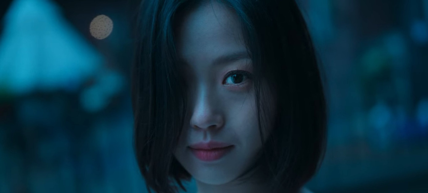 Go Min Si đem tới 2 khía cạnh đối lập giữa 2 tác phẩm nổi bật của cô trong Youth of May và The Frog. Go Min Si đem tới 2 khía cạnh đối lập giữa 2 tác phẩm nổi bật của cô trong Youth of May và The Frog.