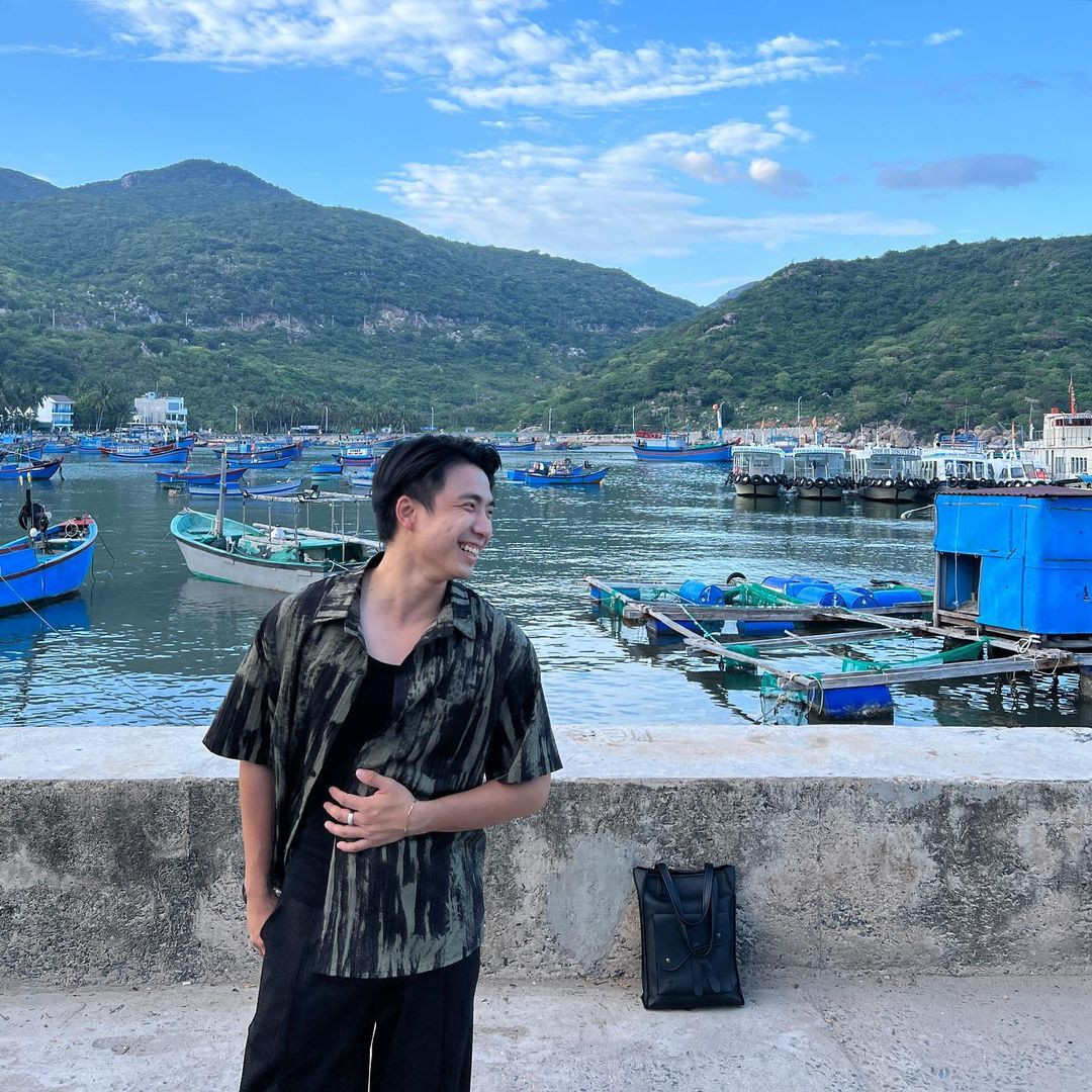 Visual đời thường thư sinh, đậm chất bạn trai lý tưởng của anh Âm.