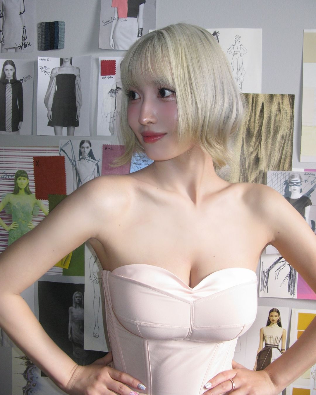 Giao diện mới của Momo TWICE hút hơn 2,7 triệu lượt "thả tim" trên Instagram. Giao diện mới của Momo TWICE hút hơn 2,7 triệu lượt "thả tim" trên Instagram.