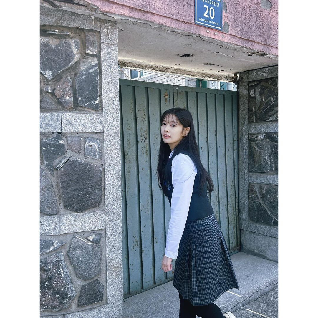 Khán giả bất ngờ khi biết về tuổi thật của Jung So Min - nữ chính Love Next Door. Ở tuổi 35, Jung So Min vẫn vào vai học sinh trung học "cực ngọt". Khán giả bất ngờ khi biết về tuổi thật của Jung So Min - nữ chính Love Next Door. Ở tuổi 35, Jung So Min vẫn vào vai học sinh trung học "cực ngọt".