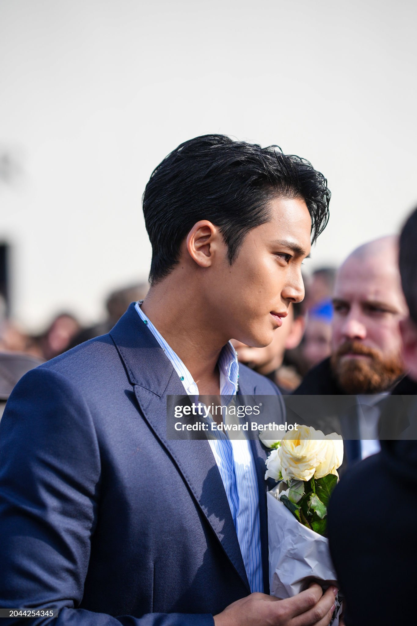 Làn da rám nắng, hình thể cao ráo là lợi thế giúp anh kiến tạo khoảnh khắc &quot;chồng quốc dân&quot; dưới ống kính của &quot;hung thần&quot; Getty Images giữa trời Âu.