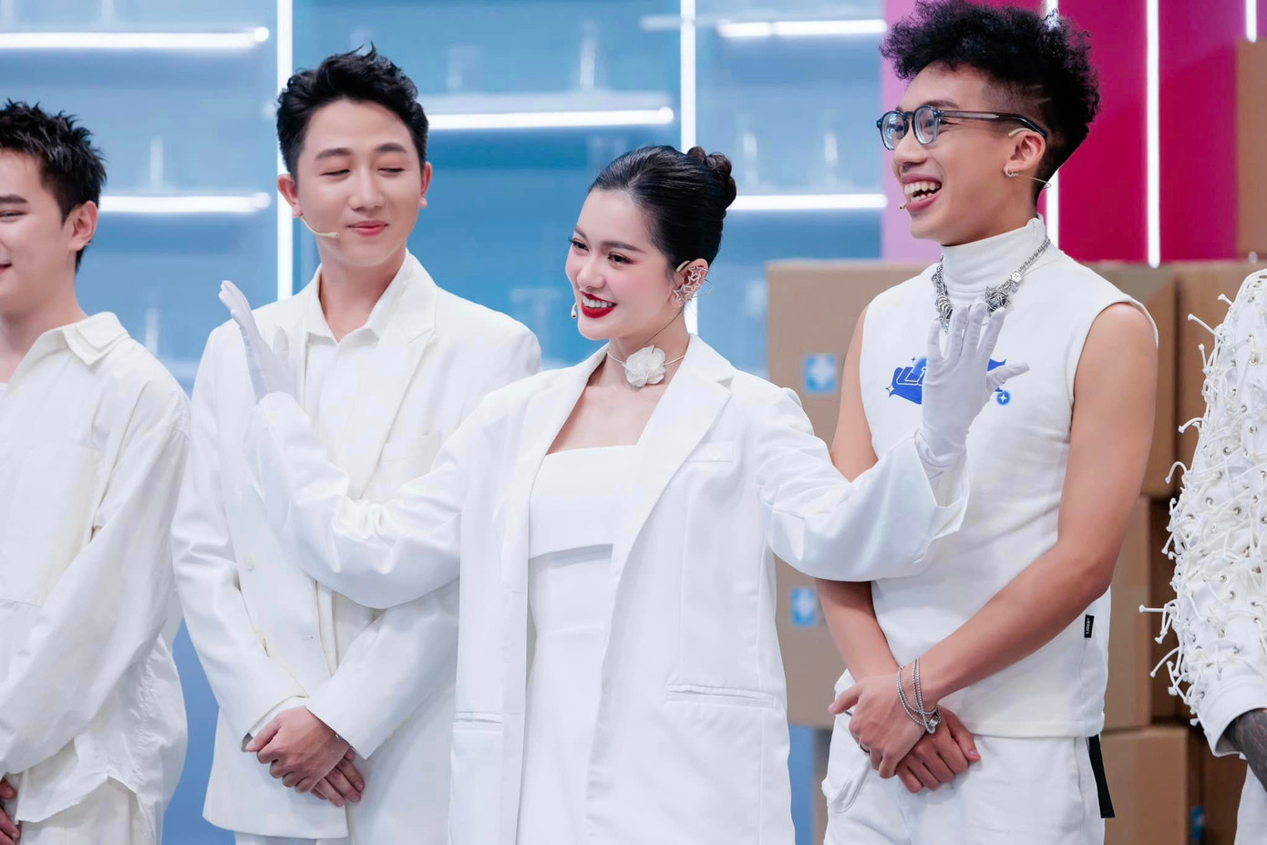 Tinh thần sáng tạo, lăn xả của Yên Đan xuyên suốt cuộc thi nhận về phản hồi tích cực từ cư dân mạng Tinh thần sáng tạo, lăn xả của Yên Đan xuyên suốt cuộc thi nhận về phản hồi tích cực từ cư dân mạng