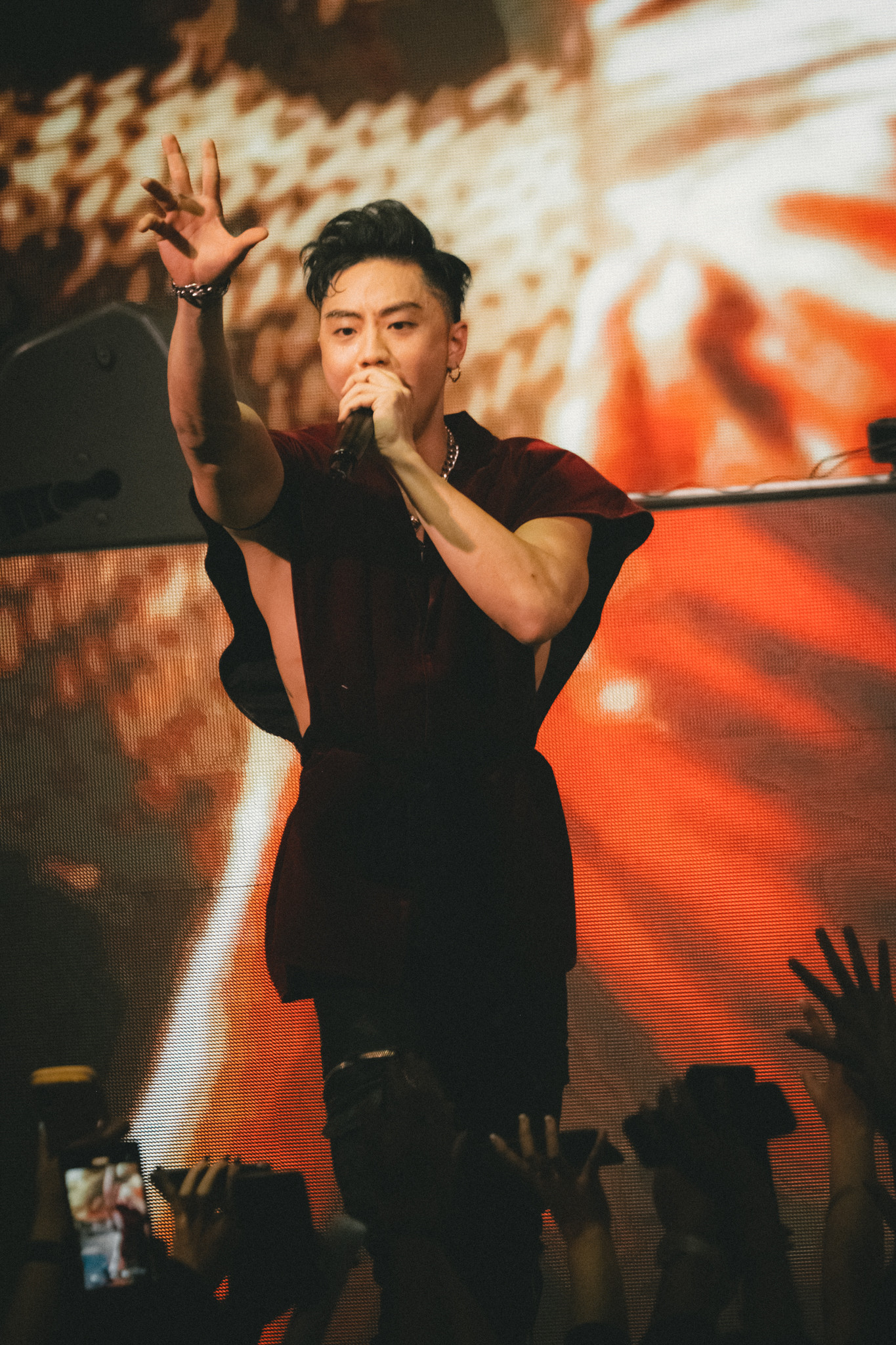 Wukong đốn tim fangirl nhờ ngoại hình nam tính, rắn rỏi cùng gu thời trang cá tính thời thượng, hút hơn 250K người theo dõi trên Instagram.