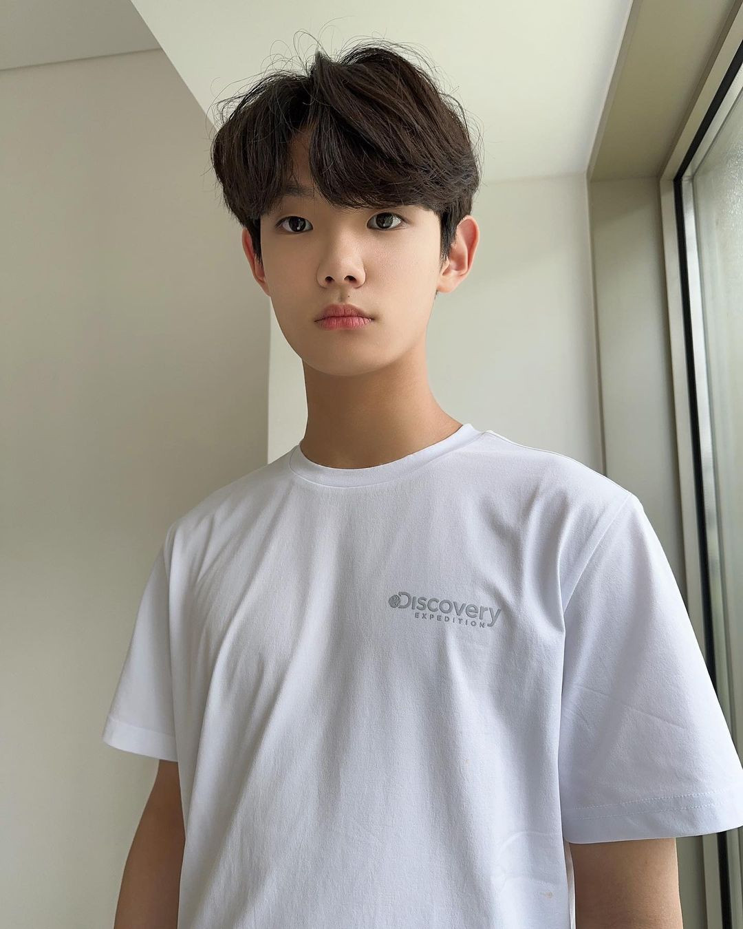 Sao nhí Baby Shark có màn dậy thì thành công. Diện mạo của cậu bé được cho là có nhiều nét tương đồng với tài tử Kim Soo Hyun. Sao nhí Baby Shark có màn dậy thì thành công. Diện mạo của cậu bé được cho là có nhiều nét tương đồng với tài tử Kim Soo Hyun.