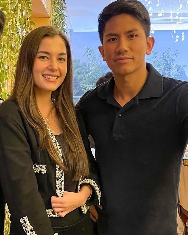 Hoàng tử Mateen cùng bạn gái Anisha Rosnah Adam tham gia nhiều hoạt động chung.