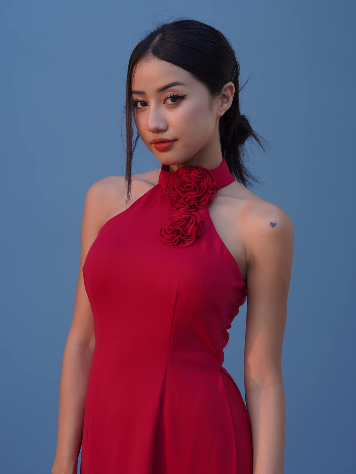 Trịnh Thảo ưa chuộng lối trang điểm sắc sảo, ấn tượng.