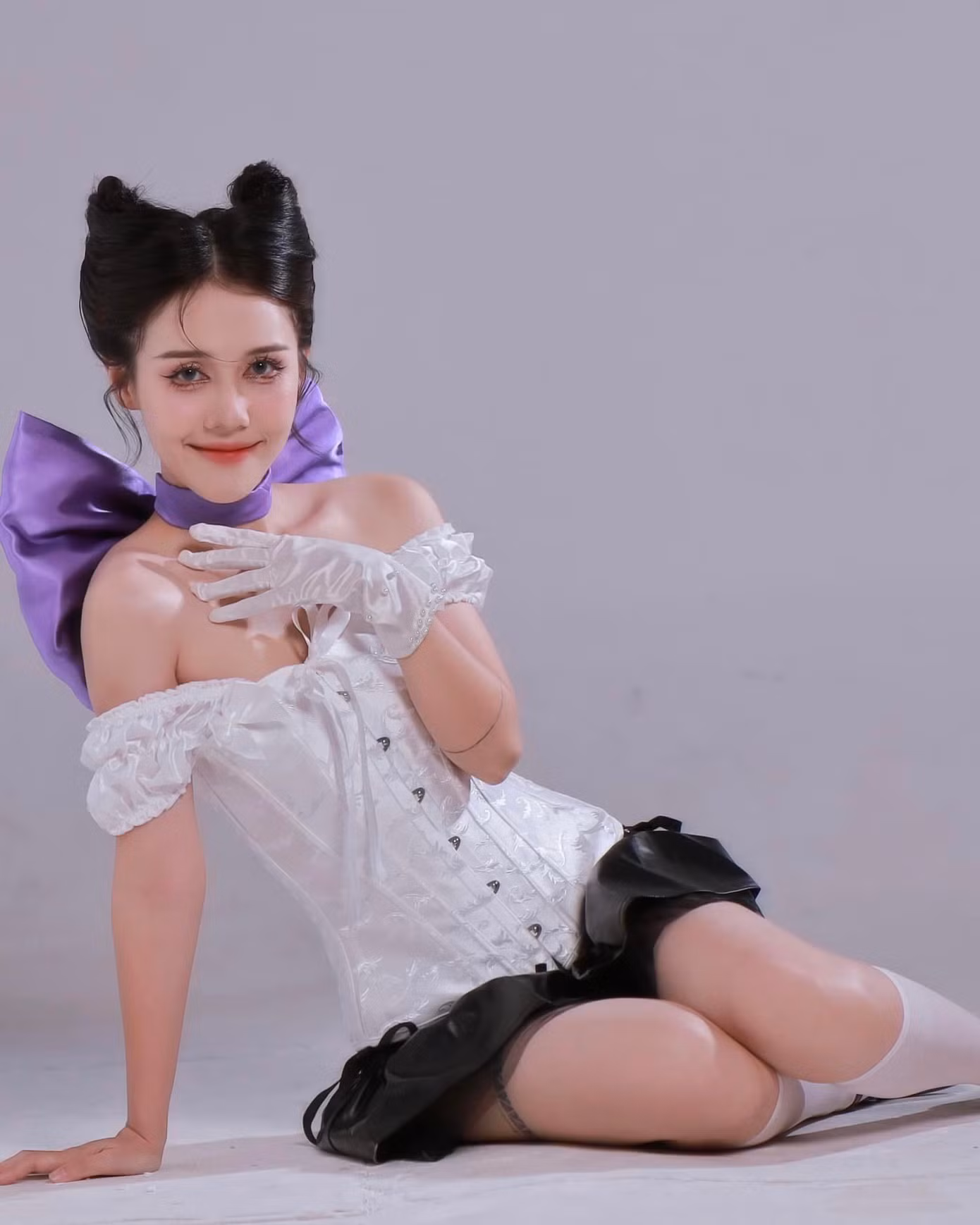 Vẻ trẻ trung, sành điệu của nữ YouTuber 30 tuổi khi bắt trend "biến hình" bạn gái mèo Tom.