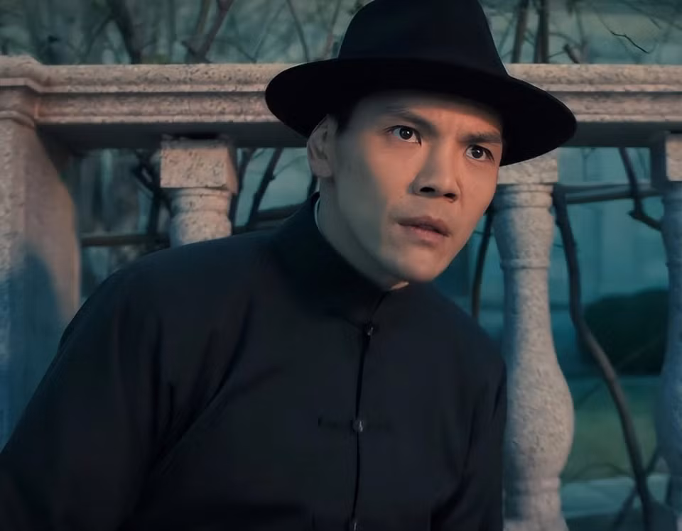 Hướng Tả bị gọi là "thái tử vô dụng" của làng giải trí Hoa ngữ. Hướng Tả bị gọi là "thái tử vô dụng" của làng giải trí Hoa ngữ.