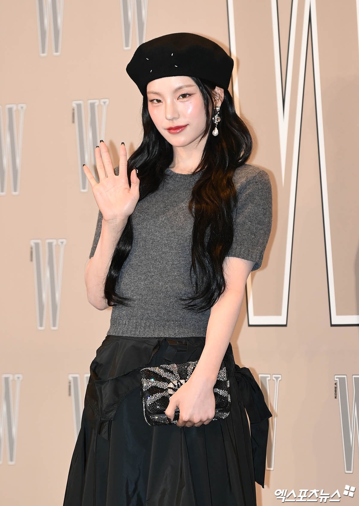 Yuna và Yeji (ITZY) ghi điểm với diện mạo xinh đẹp, chỉn chu.