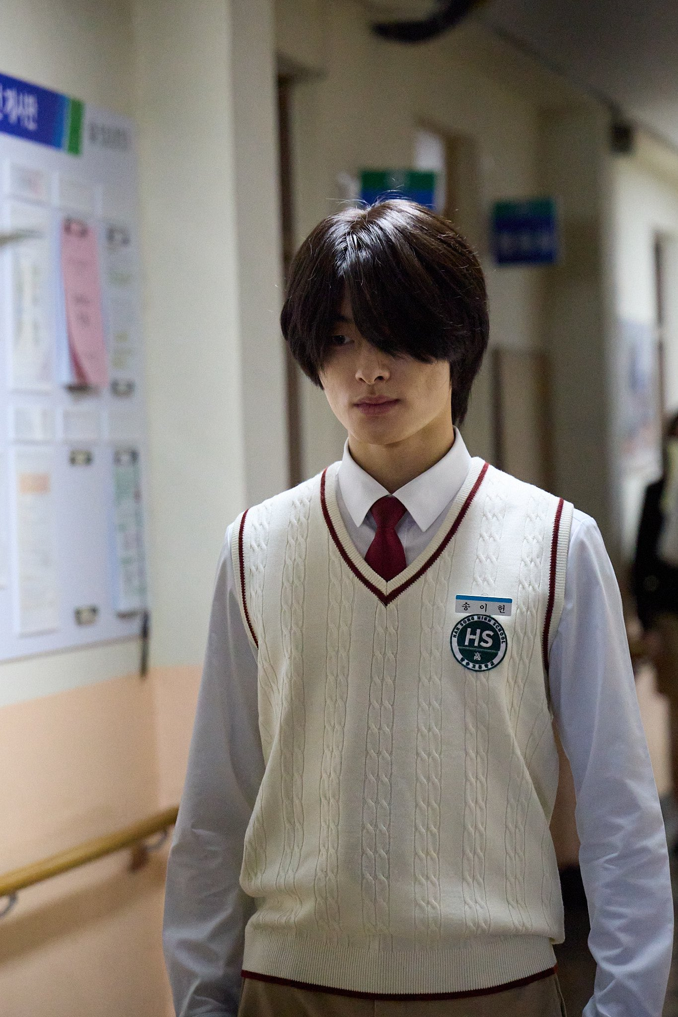 Cộng đồng fan phim Hàn dành nhiều lời khen ngợi tới nam chính Yoon Chan Young. Nam diễn viên trẻ cho thấy sự tương phản rõ rệt giữa hai tính cách trong cùng một thân thể.