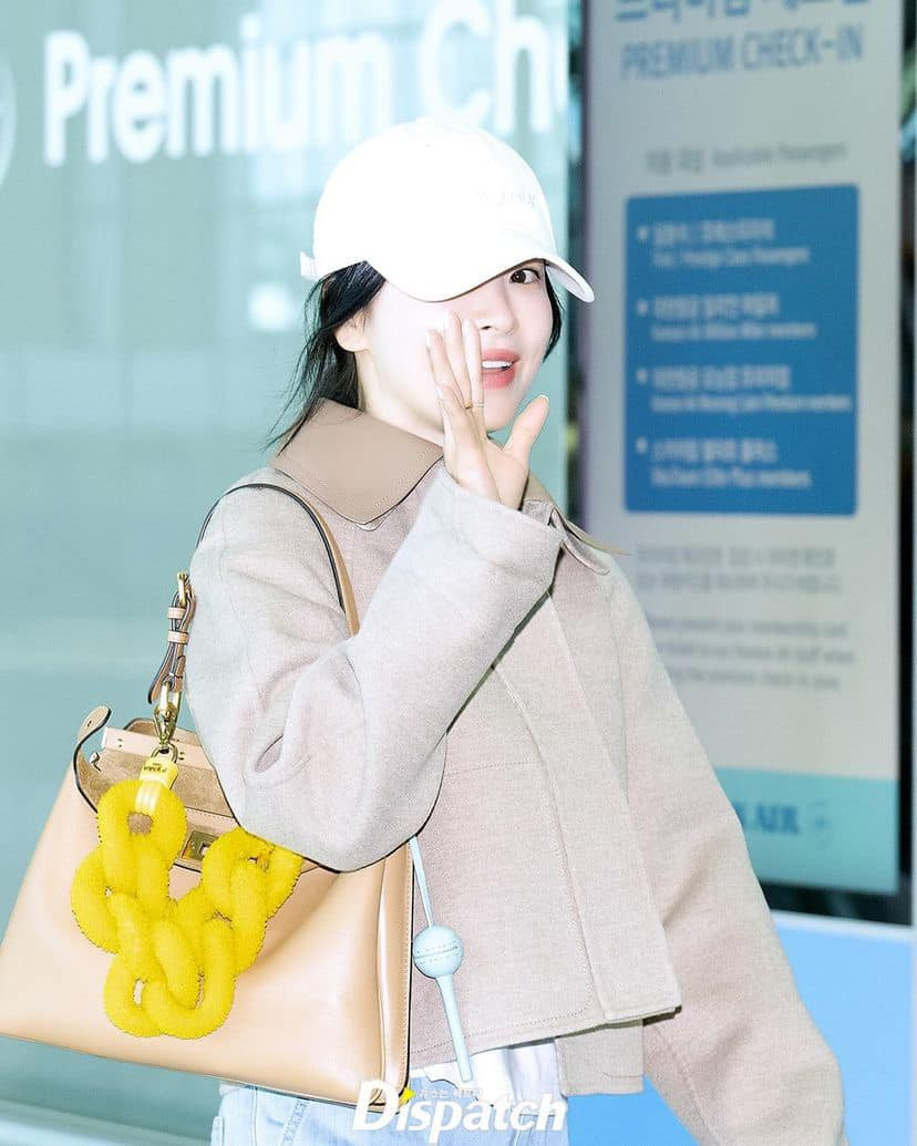 Tạo hình sân bay của đại sứ thương hiệu toàn cầu có tổng giá trị hơn 10.300 USD (hơn 253 triệu đồng).