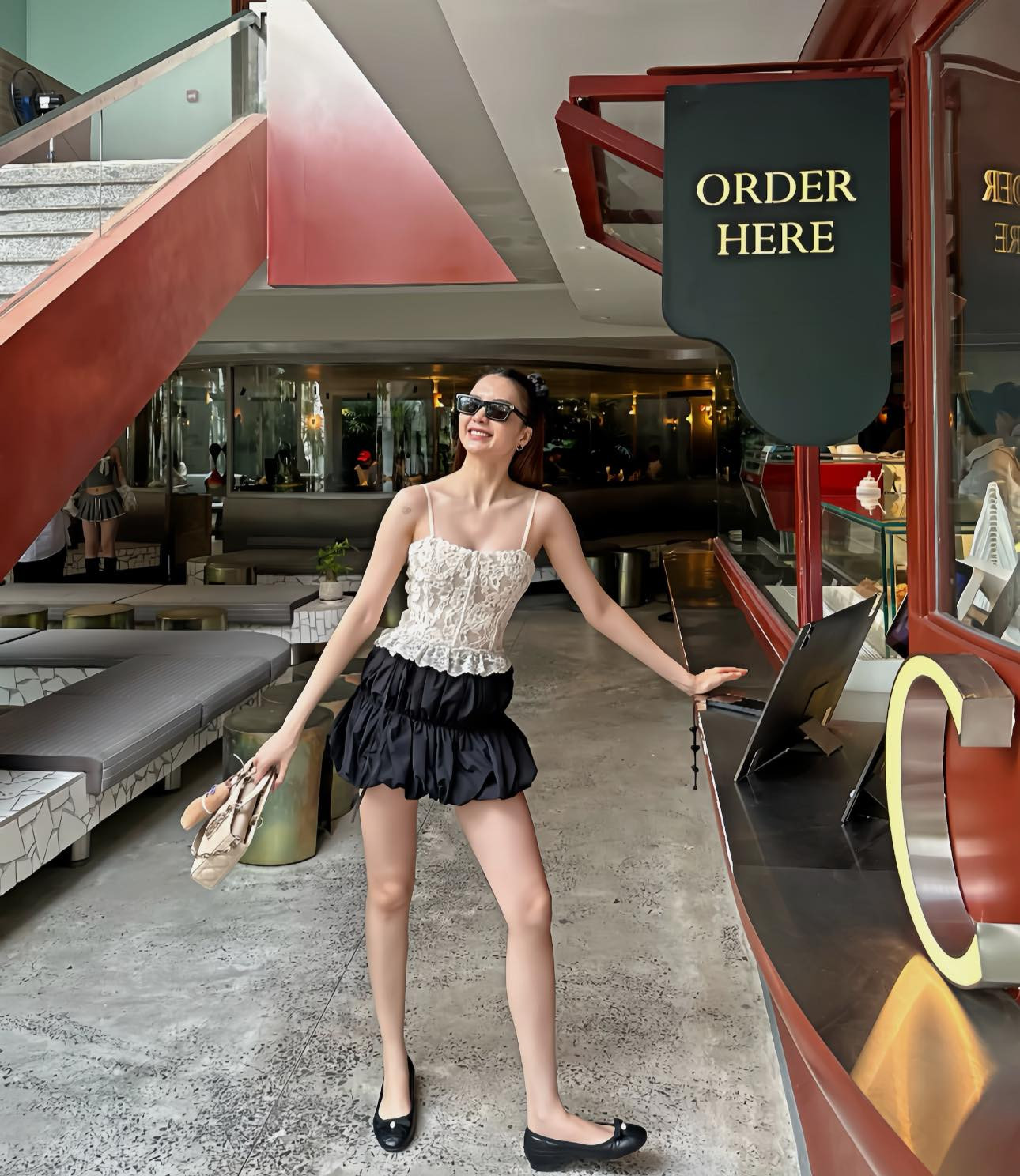 Thiều Bảo Trang sở hữu vóc dáng mảnh mai, nhan sắc cuốn hút ở tuổi 33.