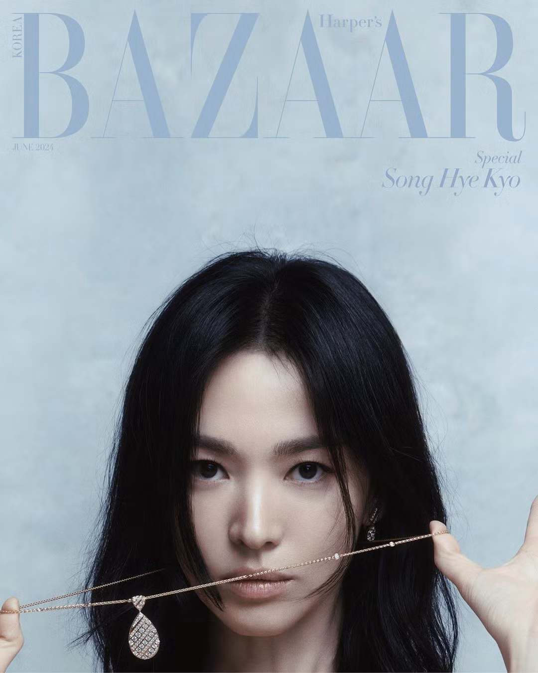 Song Hye Kyo khoe vẻ yêu kiều trong trang sức cao cấp của nhãn hàng Chaumet do cô là đại sứ thương hiệu. Song Hye Kyo khoe vẻ yêu kiều trong trang sức cao cấp của nhãn hàng Chaumet do cô là đại sứ thương hiệu.