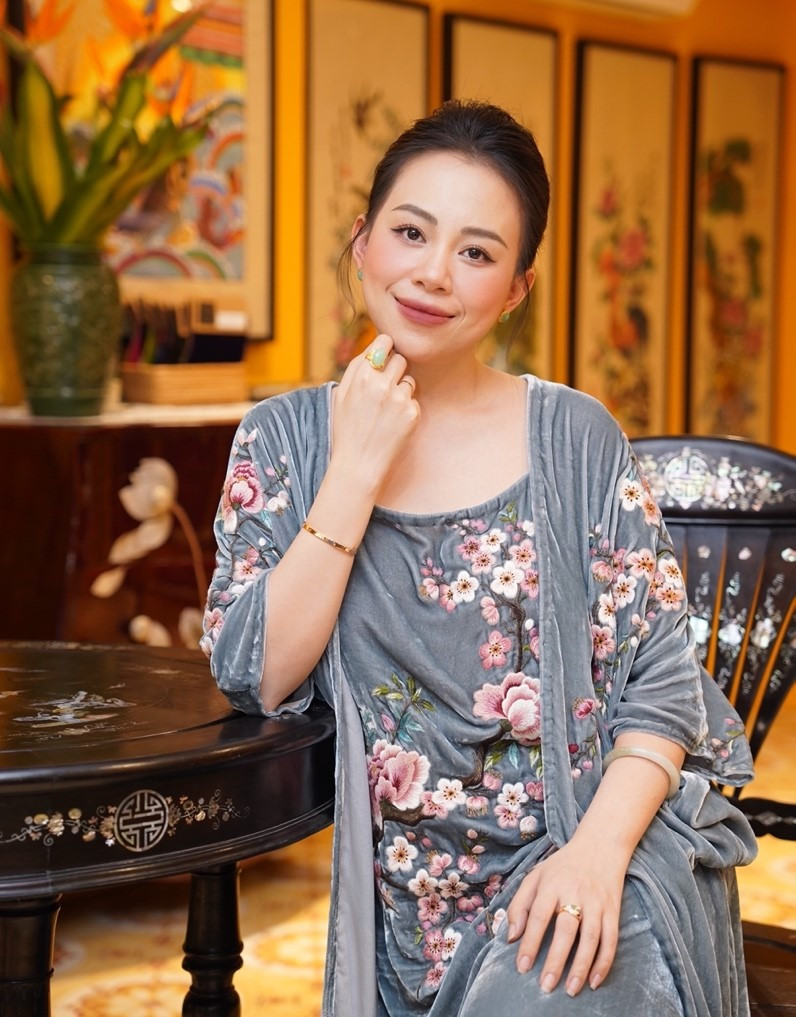 Cô chủ Tiệm Thơ - NTK Nguyễn Thơ Thơ với giấc mơ nhung thêu truyền thống.