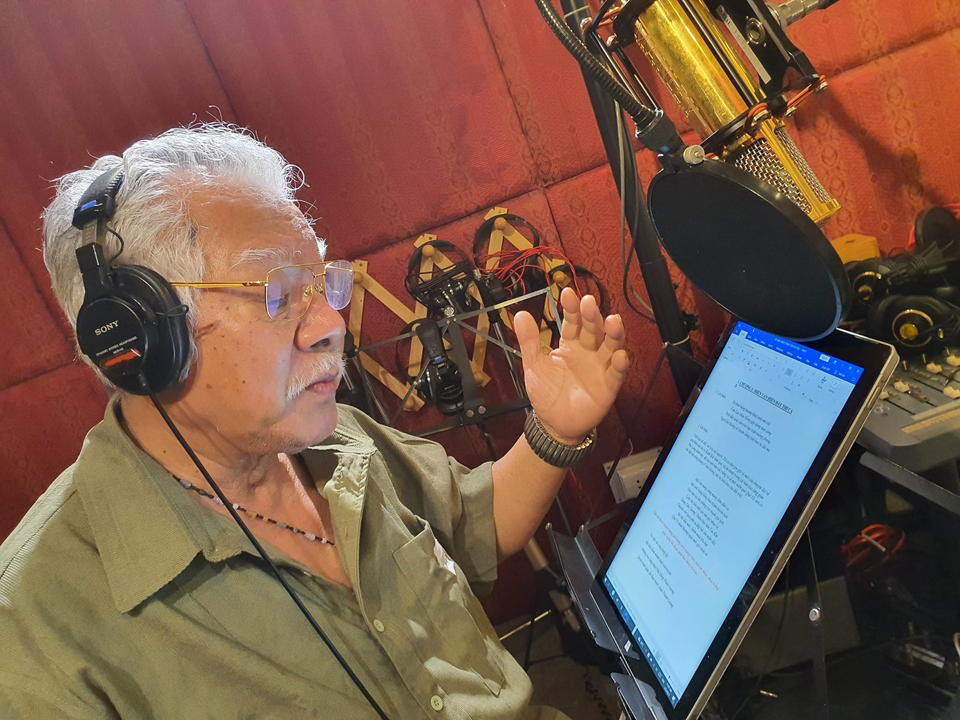 Sức lao động đáng kinh ngạc của NSƯT Lê Chức ở tuổi U80. Ảnh: NVCC. Sức lao động đáng kinh ngạc của NSƯT Lê Chức ở tuổi U80. Ảnh: NVCC.