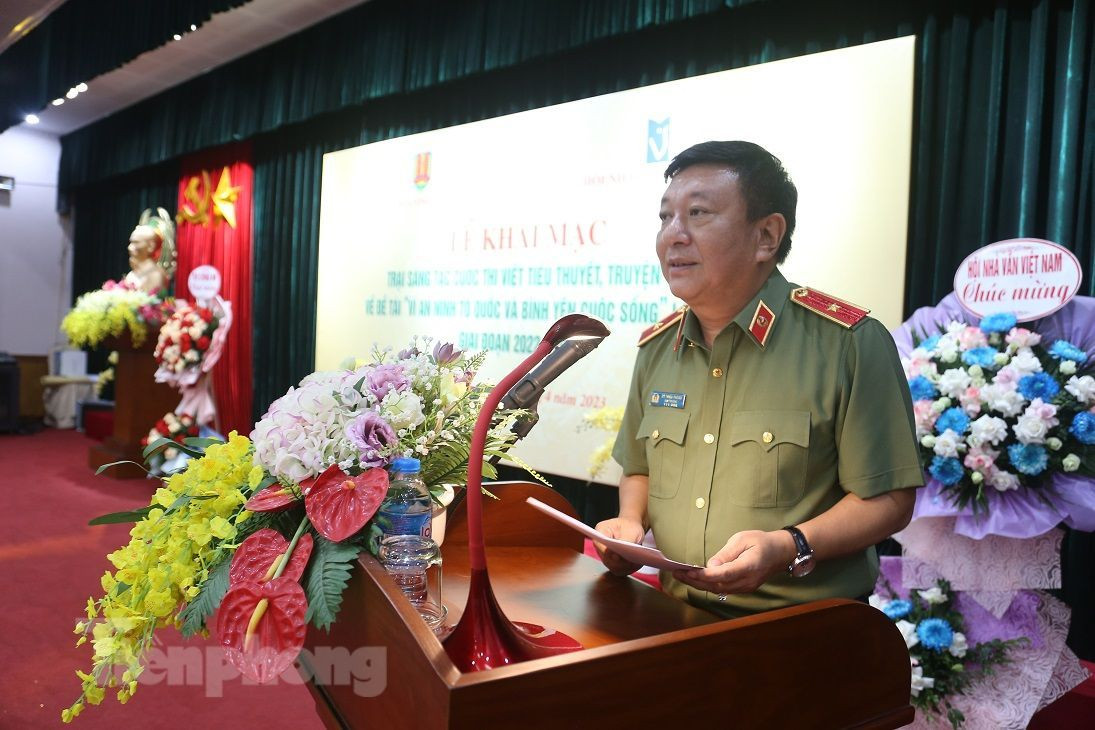 Thiếu tướng Đỗ Triệu Phong - Cục trưởng Cục truyền thông CAND. Thiếu tướng Đỗ Triệu Phong - Cục trưởng Cục truyền thông CAND.