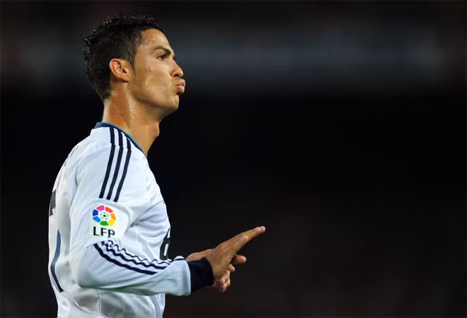 Ronaldo tỏa sáng với một cú đúp bàn thắng