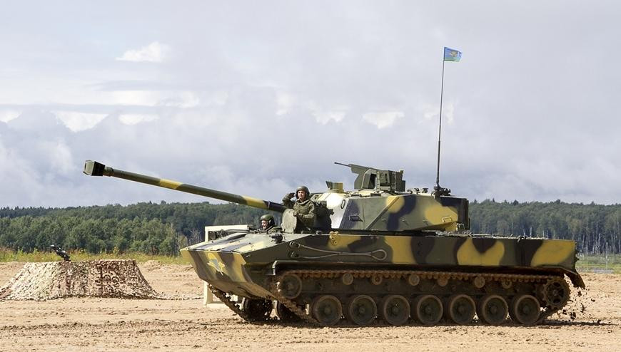 Lotos có khả năng cơ động và sức mạnh hỏa lực cao hơn pháo tự hành tiền nhiệm. Ảnh: RT. Lotos có khả năng cơ động và sức mạnh hỏa lực cao hơn pháo tự hành tiền nhiệm. Ảnh: RT.