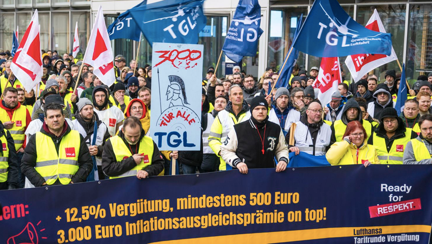 Cuộc đình công của các nhân viên mặt đất hãng hàng không Lufthansa. (Ảnh: Getty)